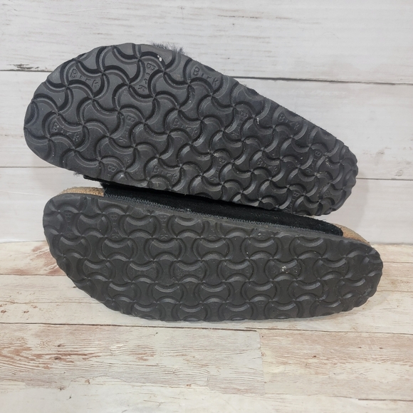Birkenstock shearling Arizona in black suede - Picture 8 of 10